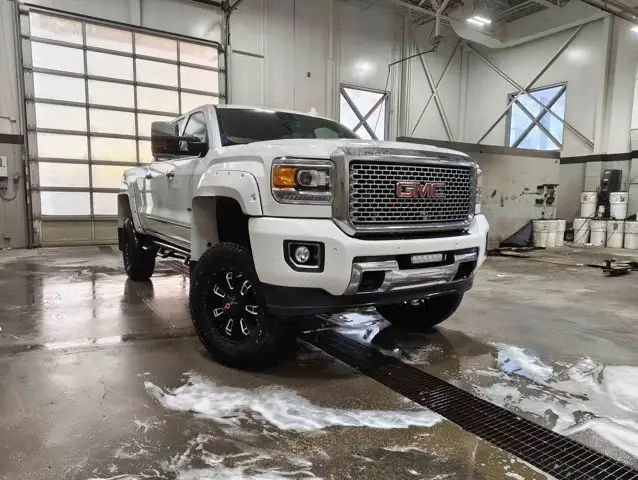 2015 GMC Sierra 2500HD Denali Z71 - Photo 2