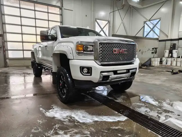2015 GMC Sierra 2500HD Denali Z71 - Photo 3