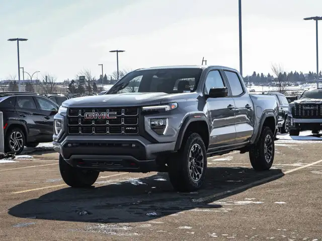 2026 GMC Canyon AT4 - Photo 4