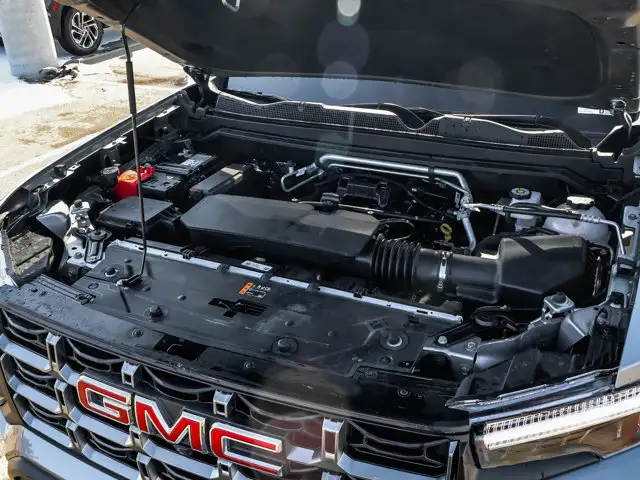 2026 GMC Canyon AT4 - Photo 9