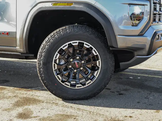 2026 GMC Canyon AT4 - Photo 10