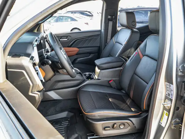 2026 GMC Canyon AT4 - Photo 13