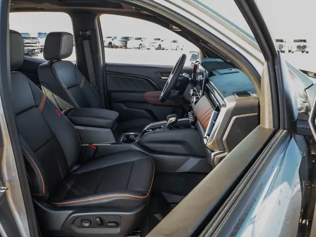 2026 GMC Canyon AT4 - Photo 14