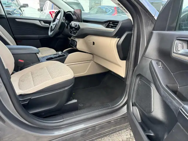 2021 Ford Escape SE - Photo 16