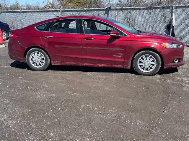 2014 FORD FUSION HYBRID TITANIUM | CLEAN CARFAX | LOADED - Photo 5