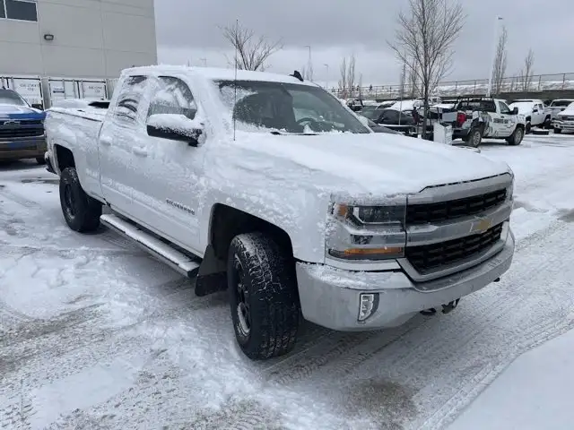 2018 Chevrolet Silverado 1500 LT 5.3L - Photo 2