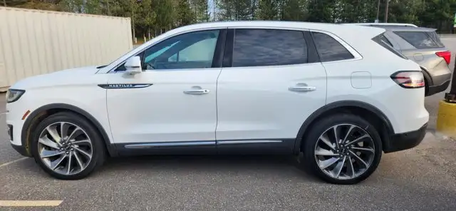 2020 Lincoln Nautilus Reserve AWD | No Accidents | Leather - Photo 2