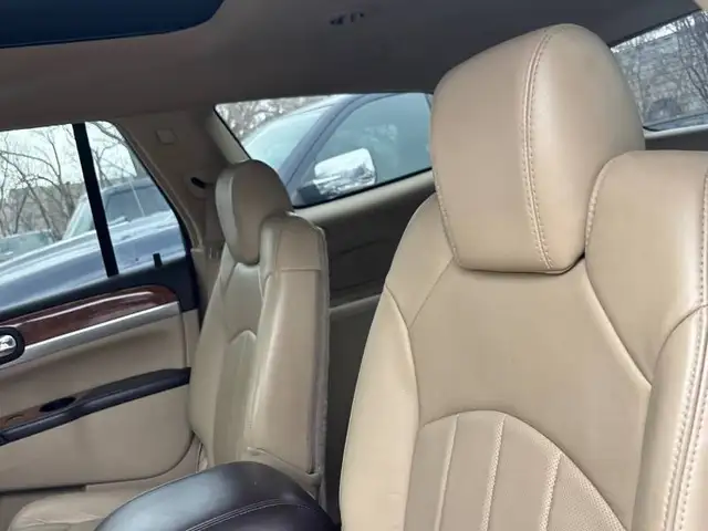 2010 BUICK ENCLAVE CXL W/2XL | AWD | 7 PSGR | CLEAN CARFAX | AS - Photo 9