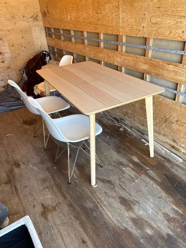 Beautiful IKEA Table & Chairs & FREE DELIVERY - Photo 2