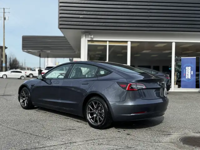 2022 TESLA MODEL 3 - Photo 2