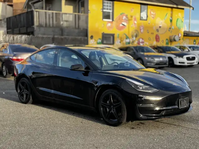 2023 TESLA MODEL 3 - Photo 2