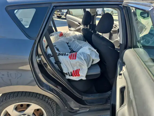 2009 Pontiac Vibe - Photo 25