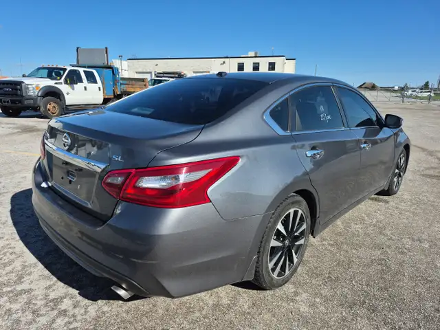 2018 Nissan Altima - Photo 5