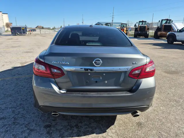 2018 Nissan Altima - Photo 6