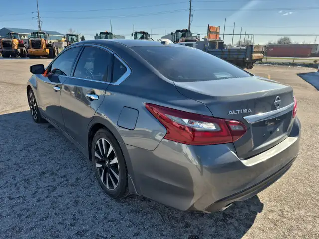 2018 Nissan Altima - Photo 7