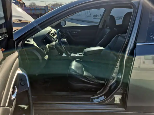 2018 Nissan Altima - Photo 10