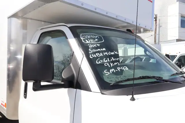 GMC Savana Cargo CUBE 14 PIEDS   DECK / CAMION NEUF / 9 KM / 6.6 - Photo 8