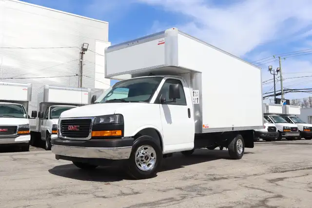 GMC Savana Cargo CUBE 14 PIEDS   DECK / CAMION NEUF / 9 KM / 6.6 - Photo 11