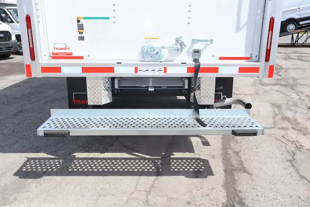 GMC Savana Cargo CUBE 14 PIEDS   DECK / CAMION NEUF / 9 KM / 6.6 - Photo 14