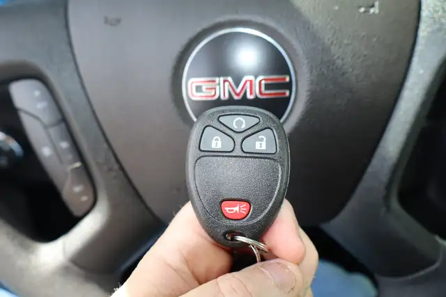 GMC Savana Cargo CUBE 14 PIEDS   DECK / CAMION NEUF / 9 KM / 6.6 - Photo 16