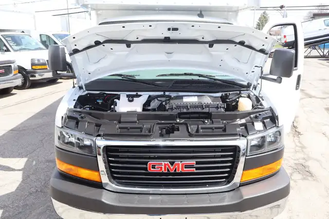 GMC Savana Cargo CUBE 14 PIEDS   DECK / CAMION NEUF / 9 KM / 6.6 - Photo 21