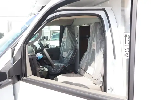 GMC Savana Cargo CUBE 14 PIEDS   DECK / CAMION NEUF / 9 KM / 6.6 - Photo 22