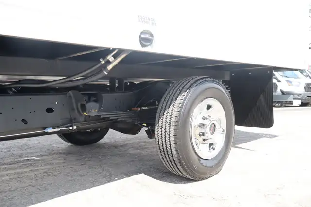 GMC Savana Cargo CUBE 14 PIEDS   DECK / CAMION NEUF / 9 KM / 6.6 - Photo 23