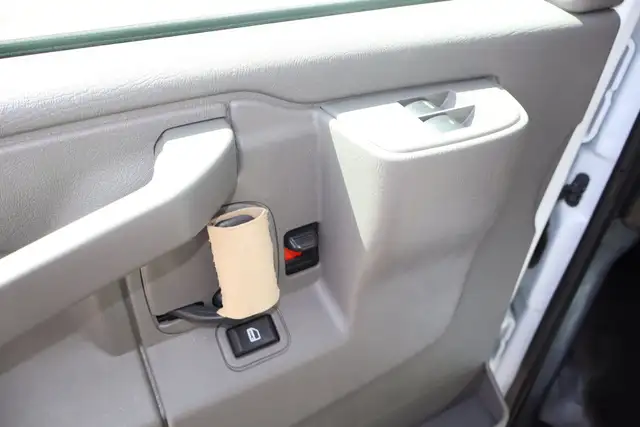 GMC Savana Cargo CUBE 14 PIEDS   DECK / CAMION NEUF / 9 KM / 6.6 - Photo 27