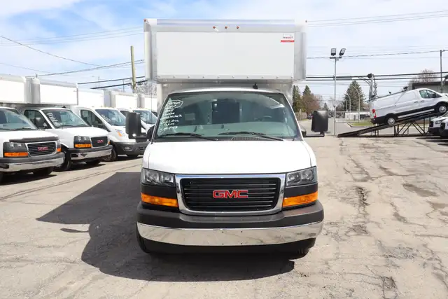 GMC Savana Cargo CUBE 14 PIEDS   DECK / CAMION NEUF / 9 KM / 6.6 - Photo 29