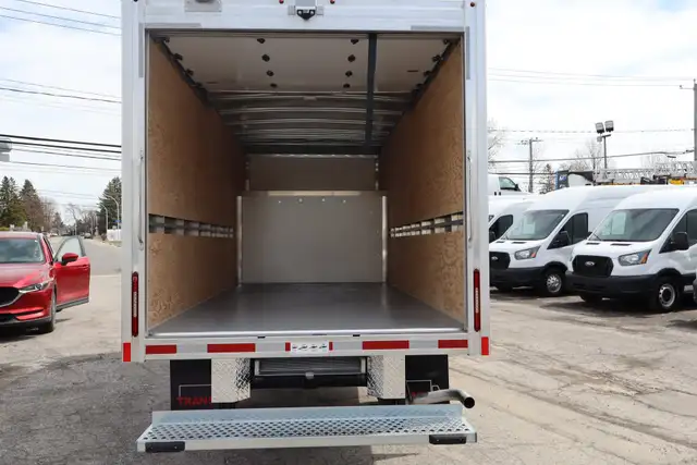 GMC Savana Cargo CUBE 14 PIEDS   DECK 6.6 LITRES / CAMION NEUF / - Photo 5