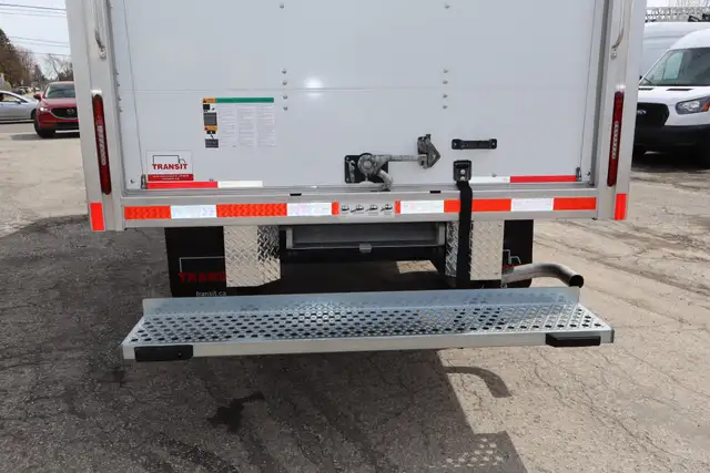 GMC Savana Cargo CUBE 14 PIEDS   DECK 6.6 LITRES / CAMION NEUF / - Photo 10