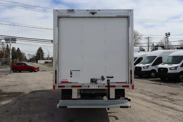 GMC Savana Cargo CUBE 14 PIEDS   DECK 6.6 LITRES / CAMION NEUF / - Photo 11