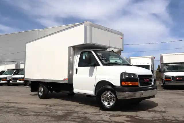 GMC Savana Cargo CUBE 14 PIEDS   DECK 6.6 LITRES / CAMION NEUF / - Photo 15