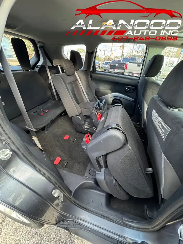 2012 Mitsubishi Outlander 4WD 4dr LS (Certified) - Photo 12