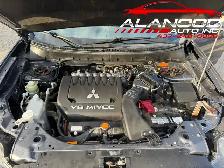 2012 Mitsubishi Outlander 4WD 4dr LS (Certified) - Photo 17