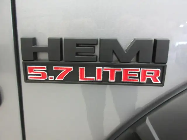 RAM 1500 CLASSIC 2022 WARLOCK CREW-CAB BOITE 5'7' 4X4 HEMI V8 5. - Photo 6