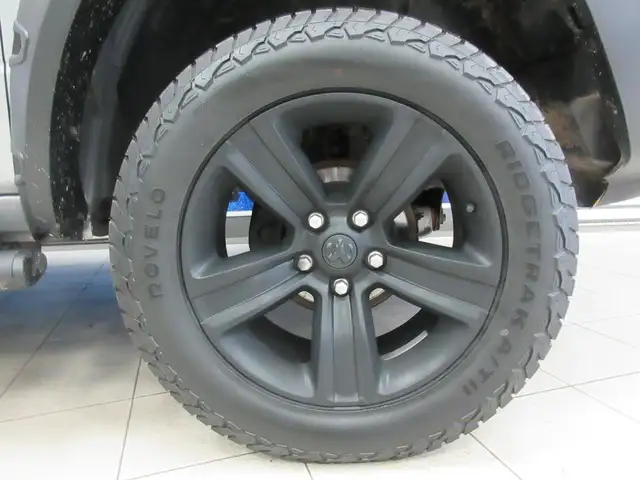 RAM 1500 CLASSIC 2022 WARLOCK CREW-CAB BOITE 5'7' 4X4 HEMI V8 5. - Photo 8