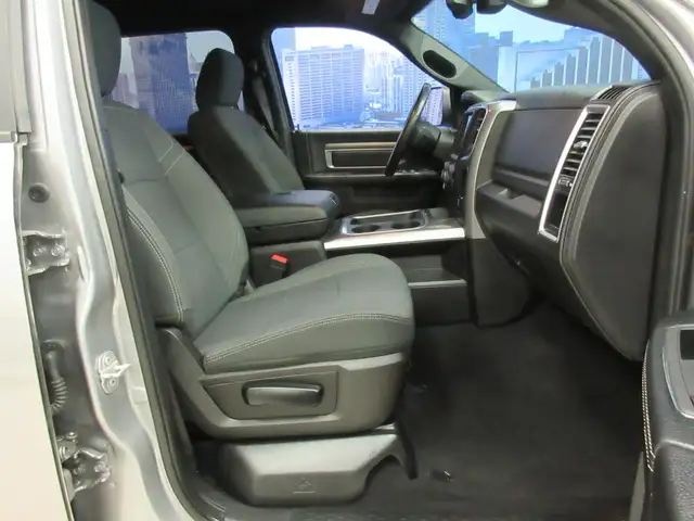 RAM 1500 CLASSIC 2022 WARLOCK CREW-CAB BOITE 5'7' 4X4 HEMI V8 5. - Photo 12