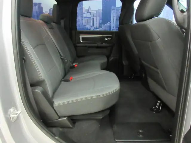 RAM 1500 CLASSIC 2022 WARLOCK CREW-CAB BOITE 5'7' 4X4 HEMI V8 5. - Photo 14