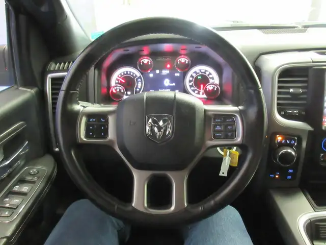 RAM 1500 CLASSIC 2022 WARLOCK CREW-CAB BOITE 5'7' 4X4 HEMI V8 5. - Photo 23