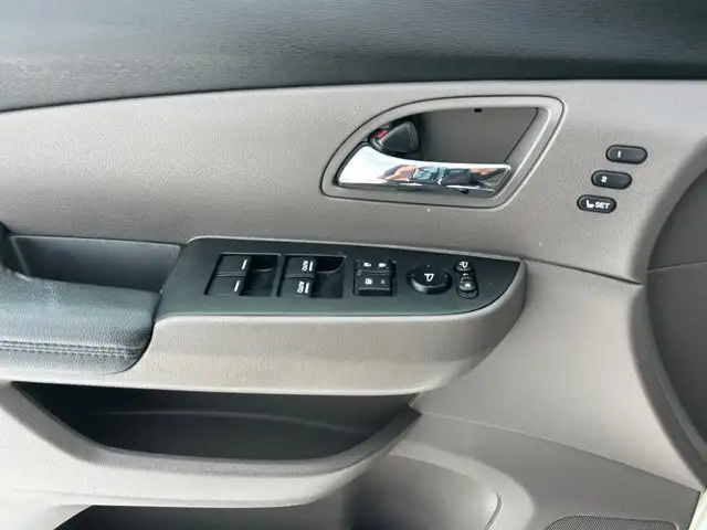 2014 Honda Odyssey Touring / FWD - Photo 15