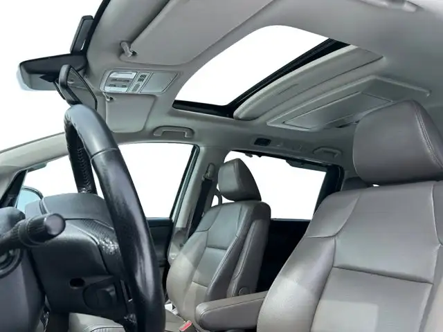 2014 Honda Odyssey Touring / FWD - Photo 19
