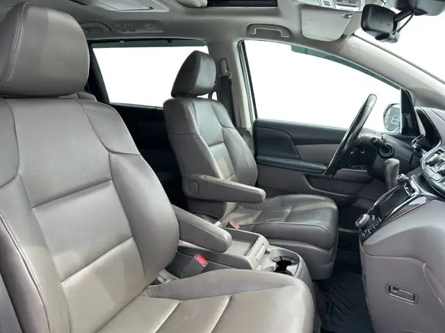 2014 Honda Odyssey Touring / FWD - Photo 21