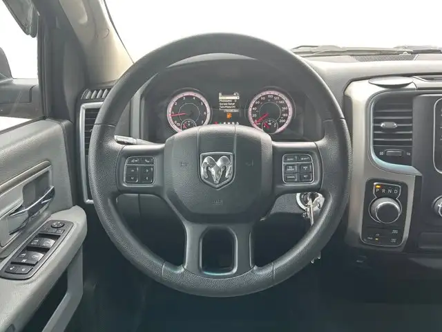 2019 Ram 1500 Classic SLT / 4WD - Photo 12