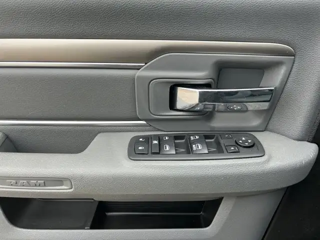 2019 Ram 1500 Classic SLT / 4WD - Photo 14