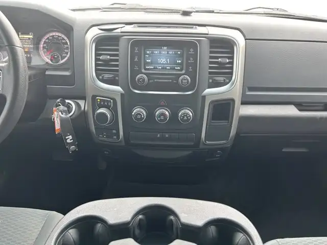 2019 Ram 1500 Classic SLT / 4WD - Photo 16