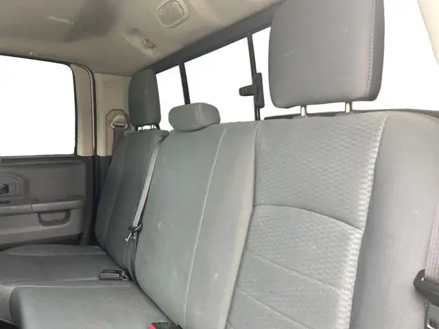 2019 Ram 1500 Classic SLT / 4WD - Photo 17