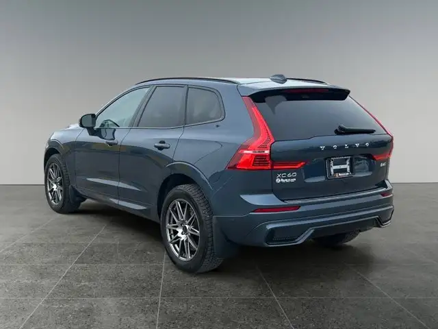 2022 Volvo XC60 R-Design / AWD - Photo 4