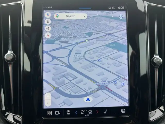 2022 Volvo XC60 R-Design / AWD - Photo 13