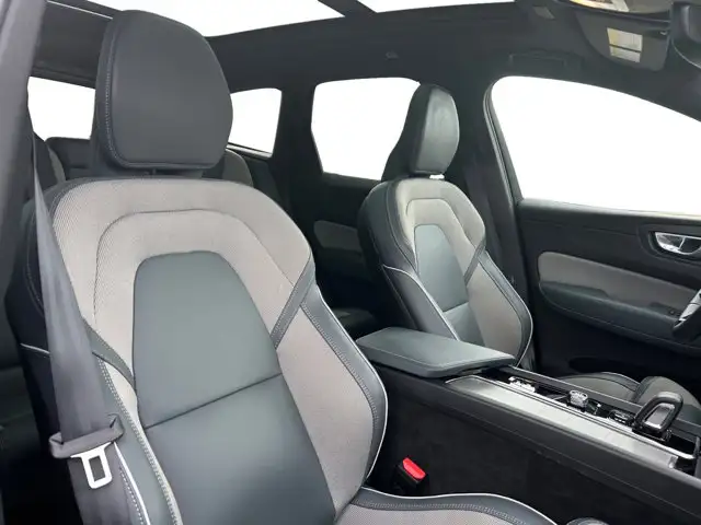 2022 Volvo XC60 R-Design / AWD - Photo 20